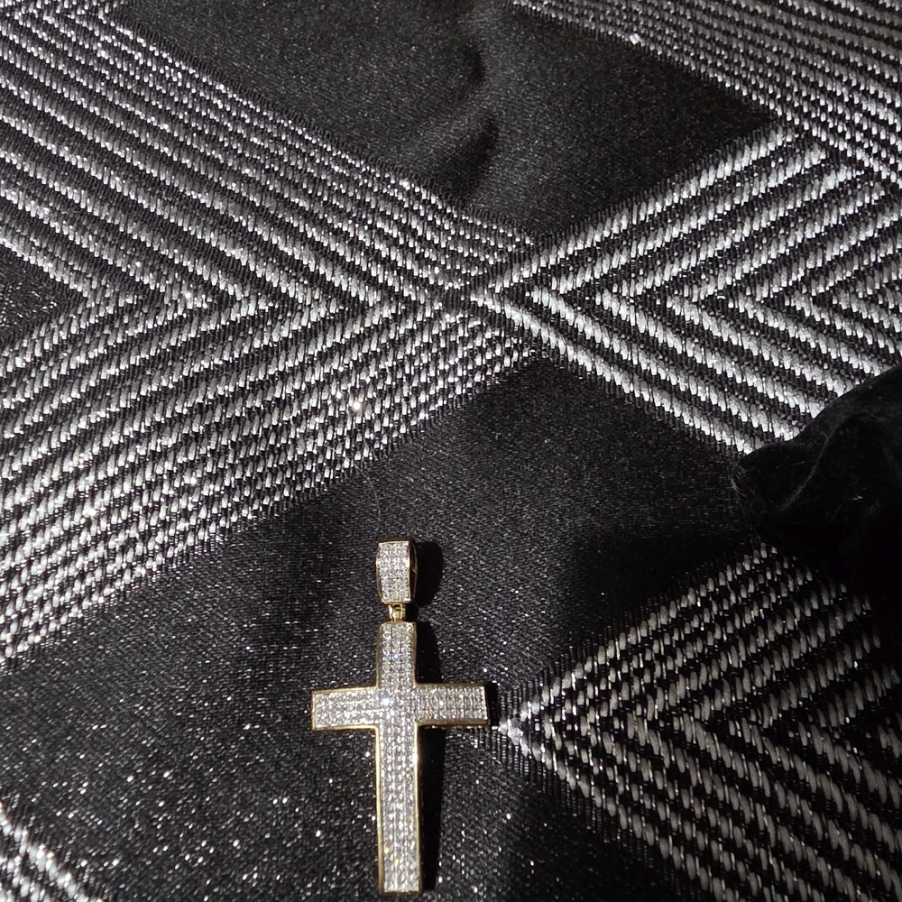 10K GOLD CROSS PENDANT WITH REAL DIMONDS . KAY JEWLERS, MEN.